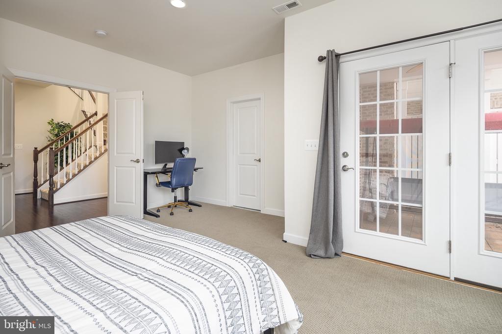 7933 TURTLE CREEK CIRCLE