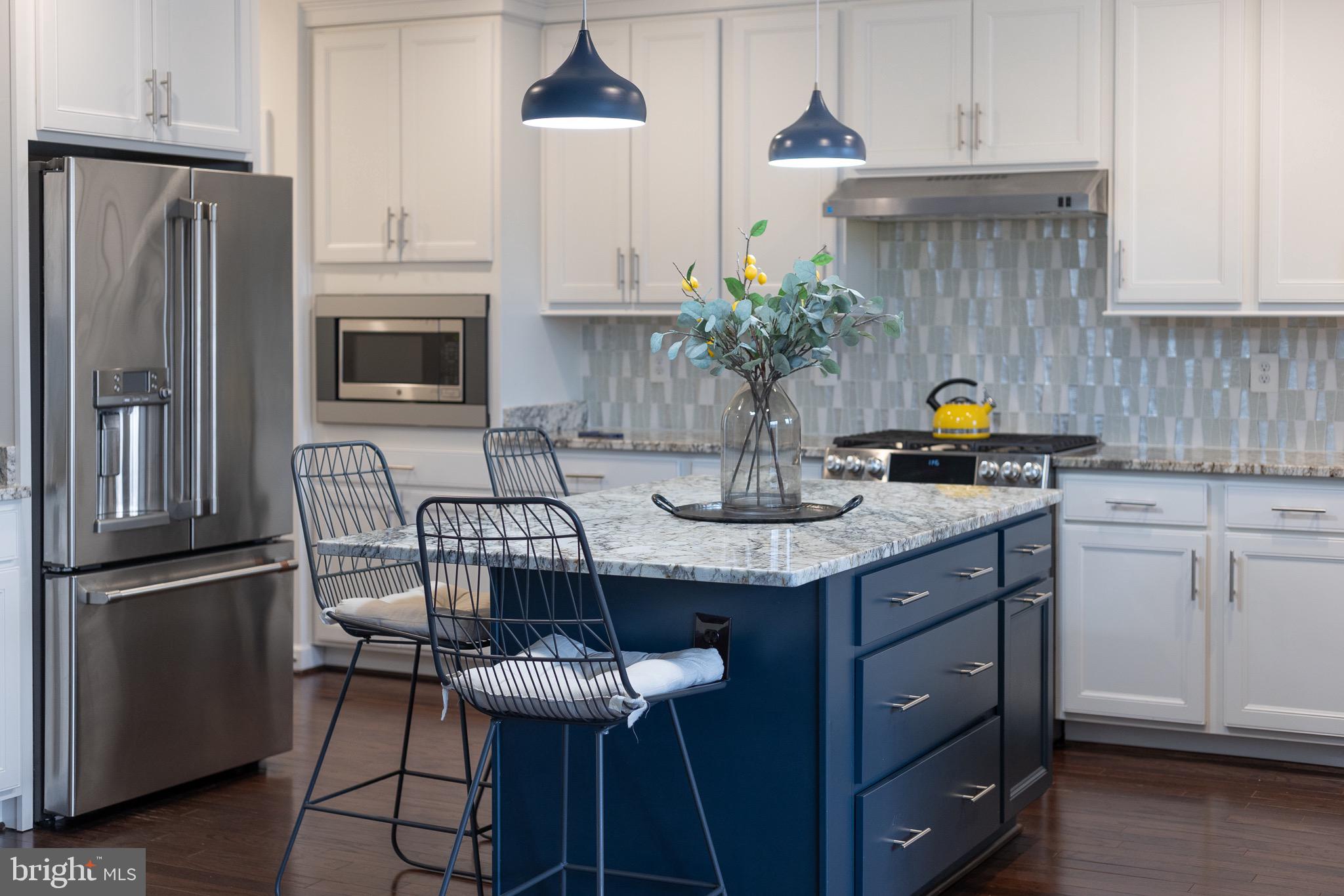 7933 TURTLE CREEK CIRCLE