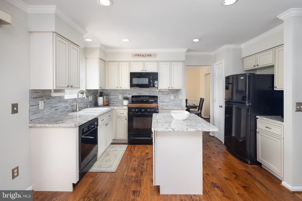 13290 LAWRENCE LANE