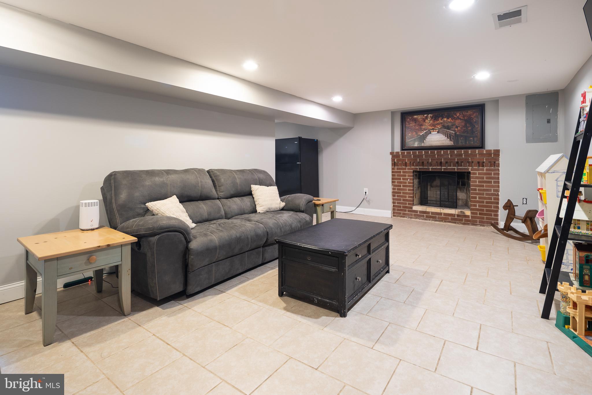 7707 HURON DRIVE