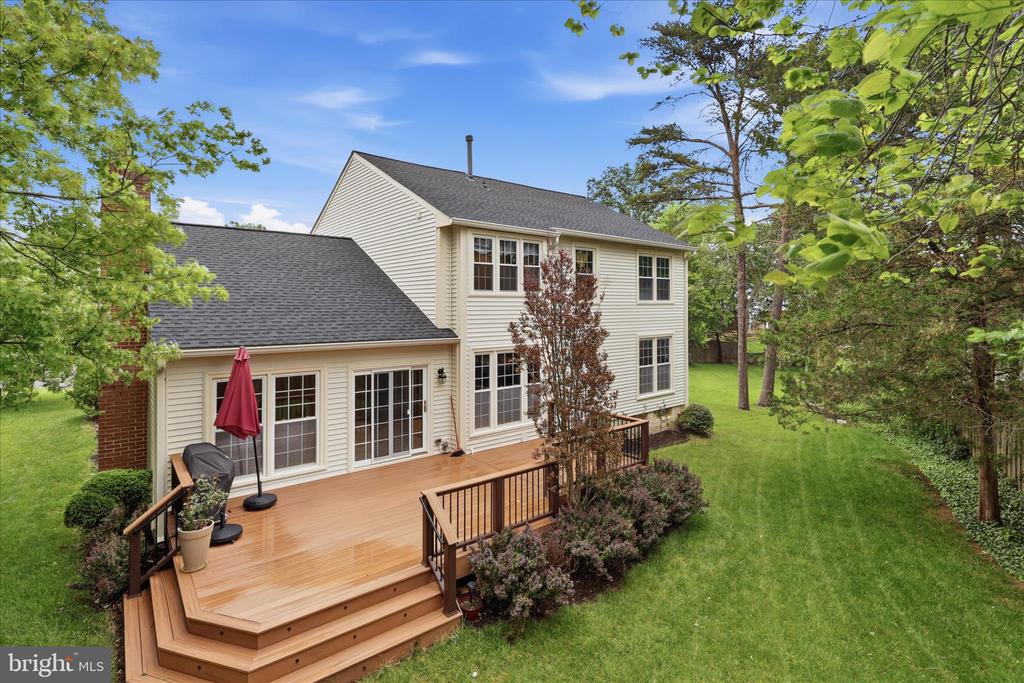8065 CRIMSON LEAF COURT