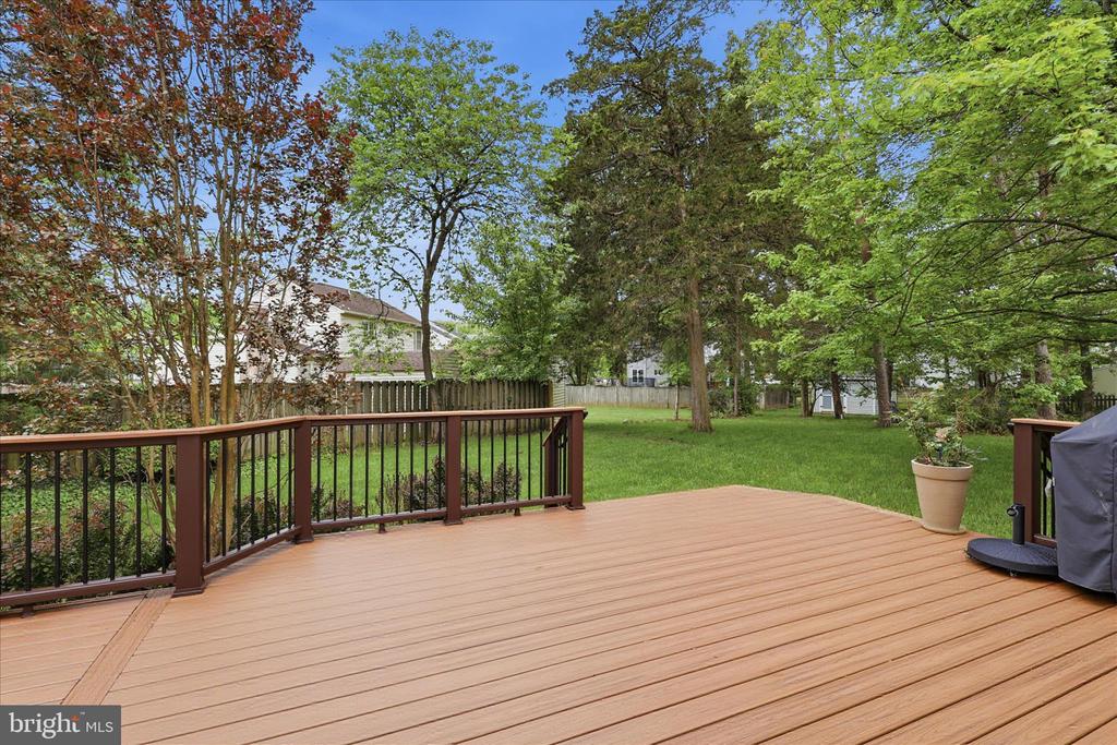 8065 CRIMSON LEAF COURT