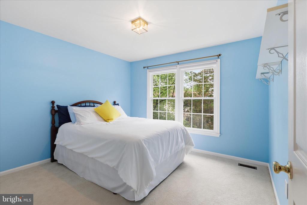 8065 CRIMSON LEAF COURT