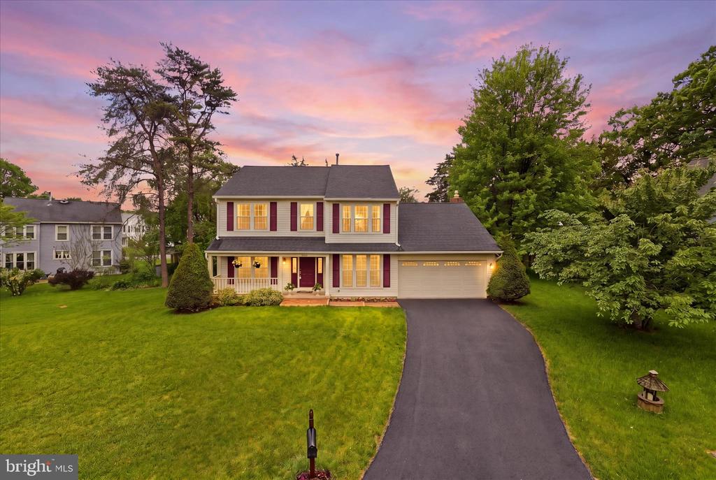 8065 CRIMSON LEAF COURT