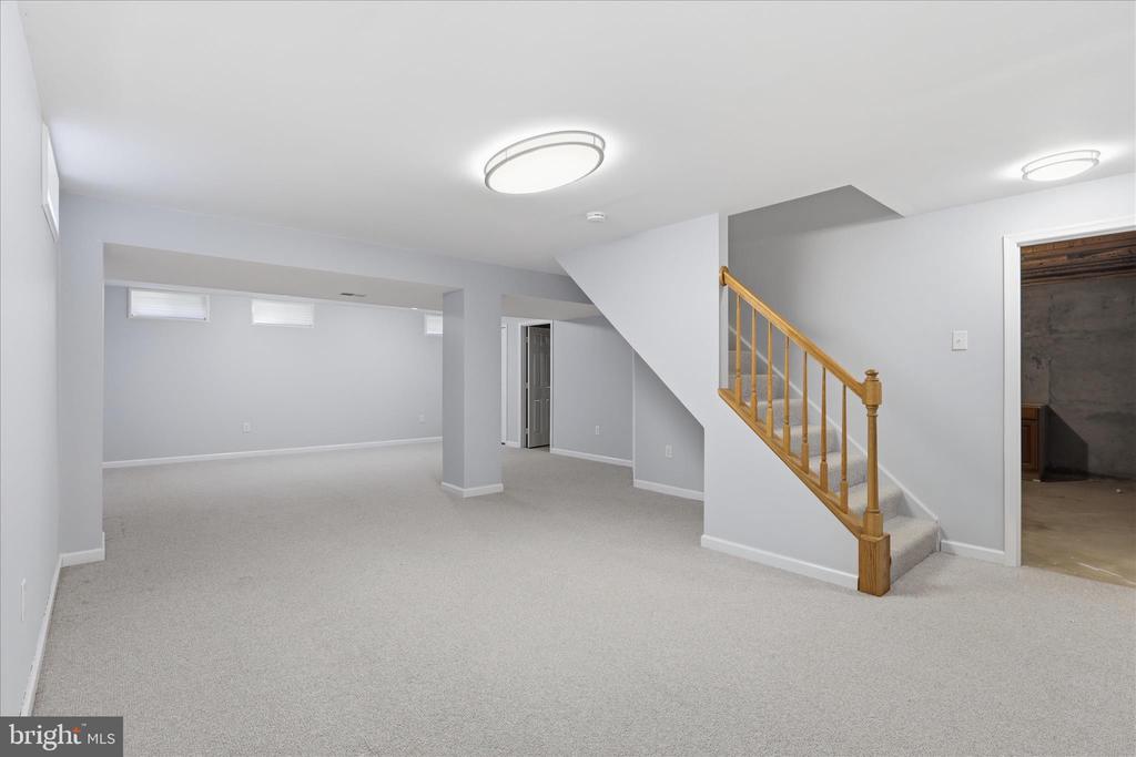 8065 CRIMSON LEAF COURT