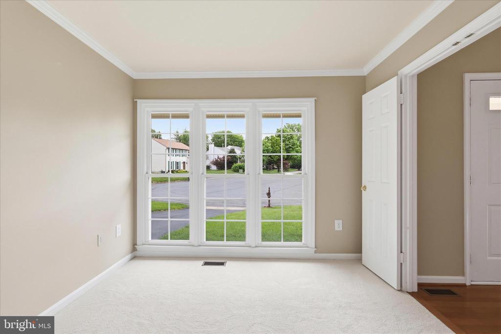 8065 CRIMSON LEAF COURT