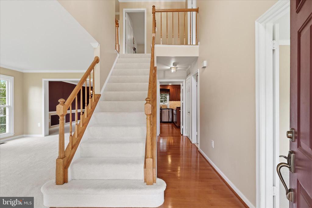8065 CRIMSON LEAF COURT