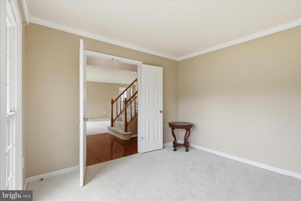 8065 CRIMSON LEAF COURT