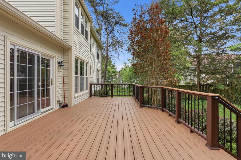 8065 CRIMSON LEAF COURT