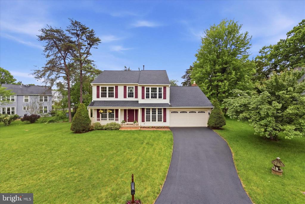 8065 CRIMSON LEAF COURT