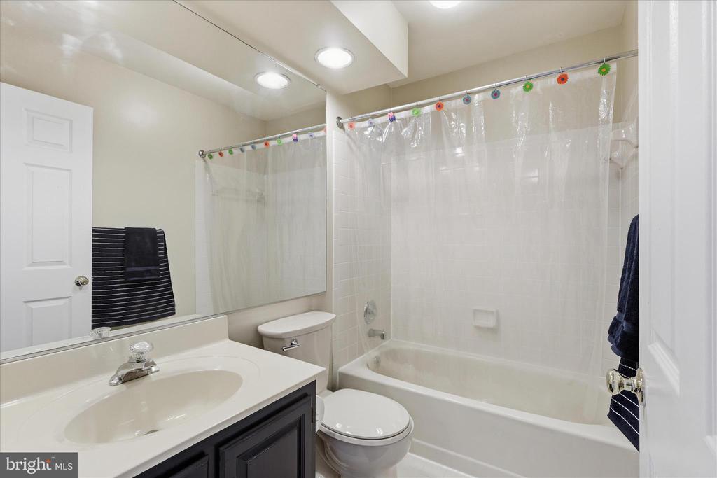 8065 CRIMSON LEAF COURT