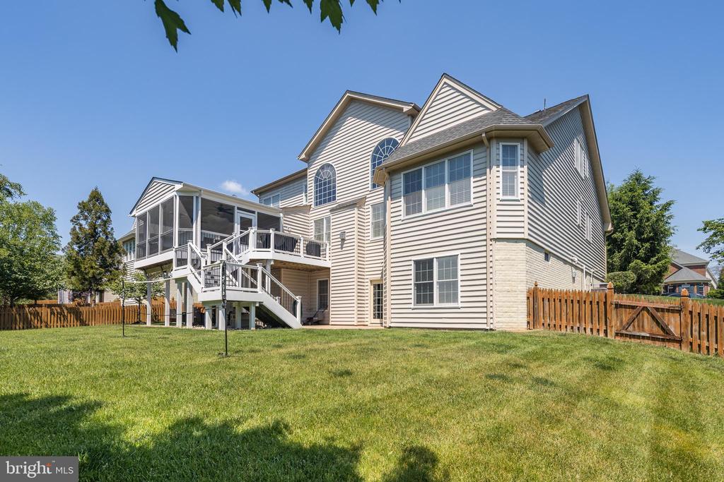 15709 TANNING HOUSE PLACE