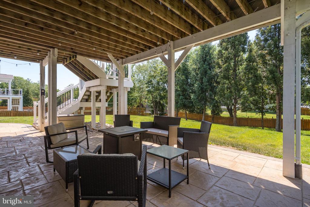15709 TANNING HOUSE PLACE