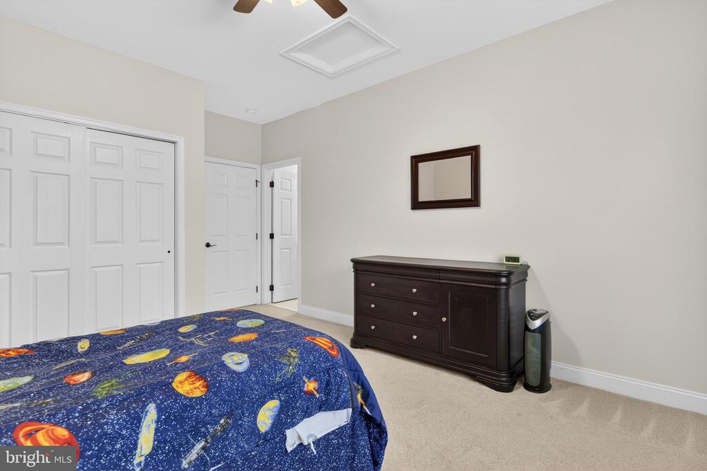 15709 TANNING HOUSE PLACE