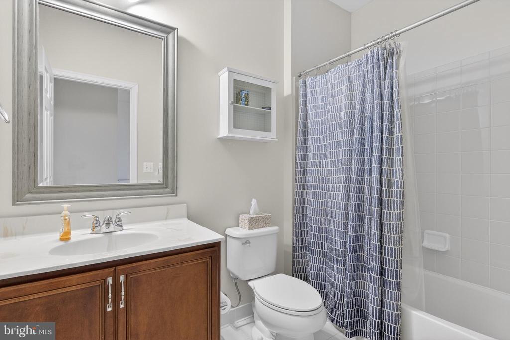 15709 TANNING HOUSE PLACE
