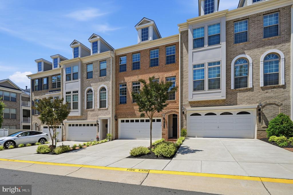 7914 TURTLE CREEK CIRCLE