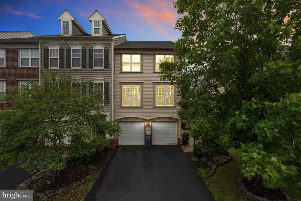 9155 RIBBON FALLS LOOP