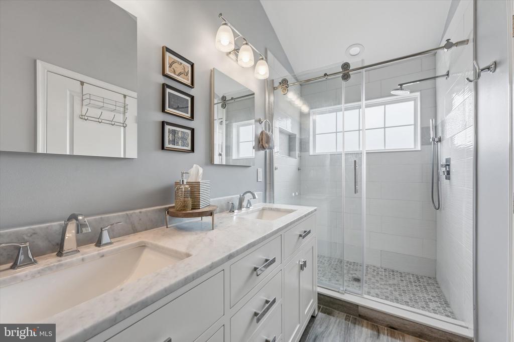 9155 RIBBON FALLS LOOP