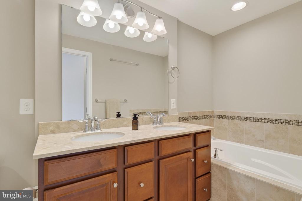 7574 BRUNSON CIRCLE