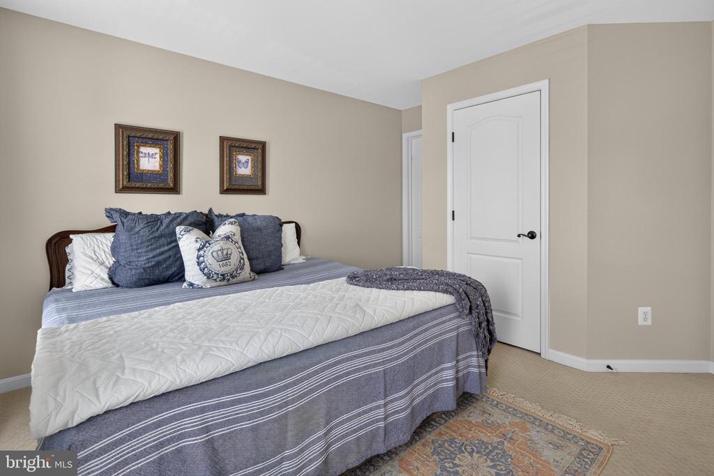5779 COACHVIEW COURT