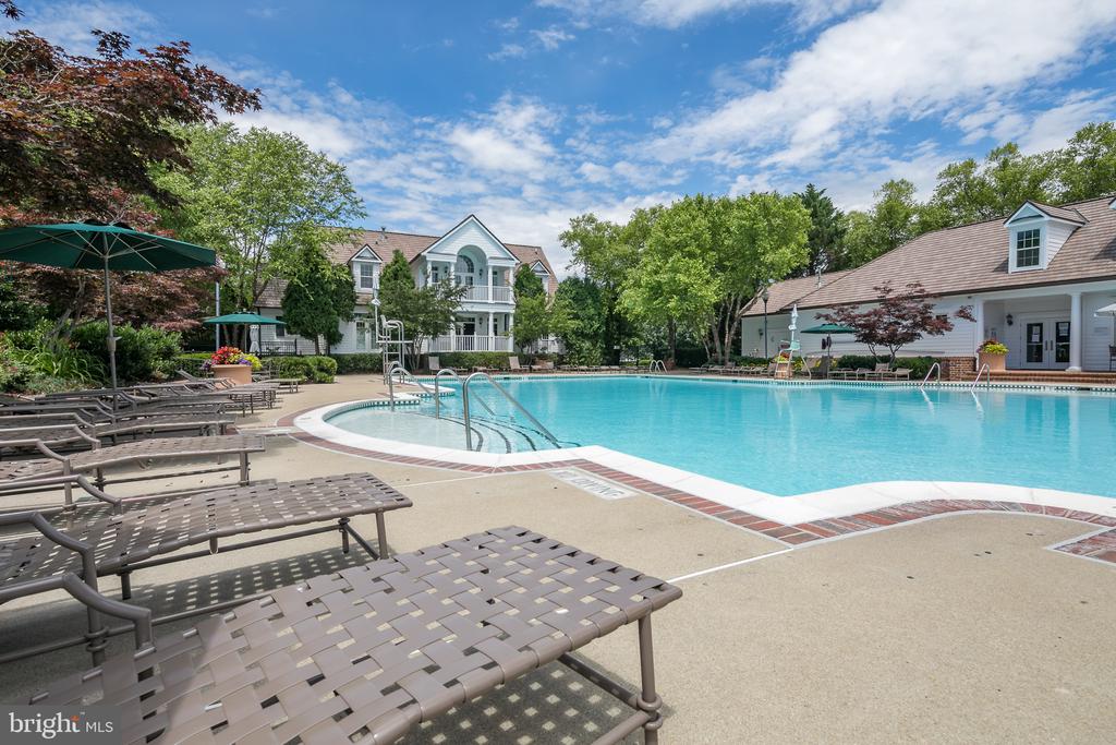 5779 COACHVIEW COURT