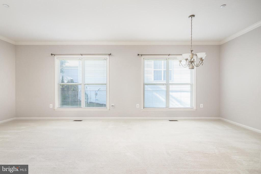 18 CHANTILLY PLACE