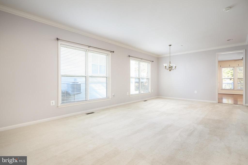 18 CHANTILLY PLACE