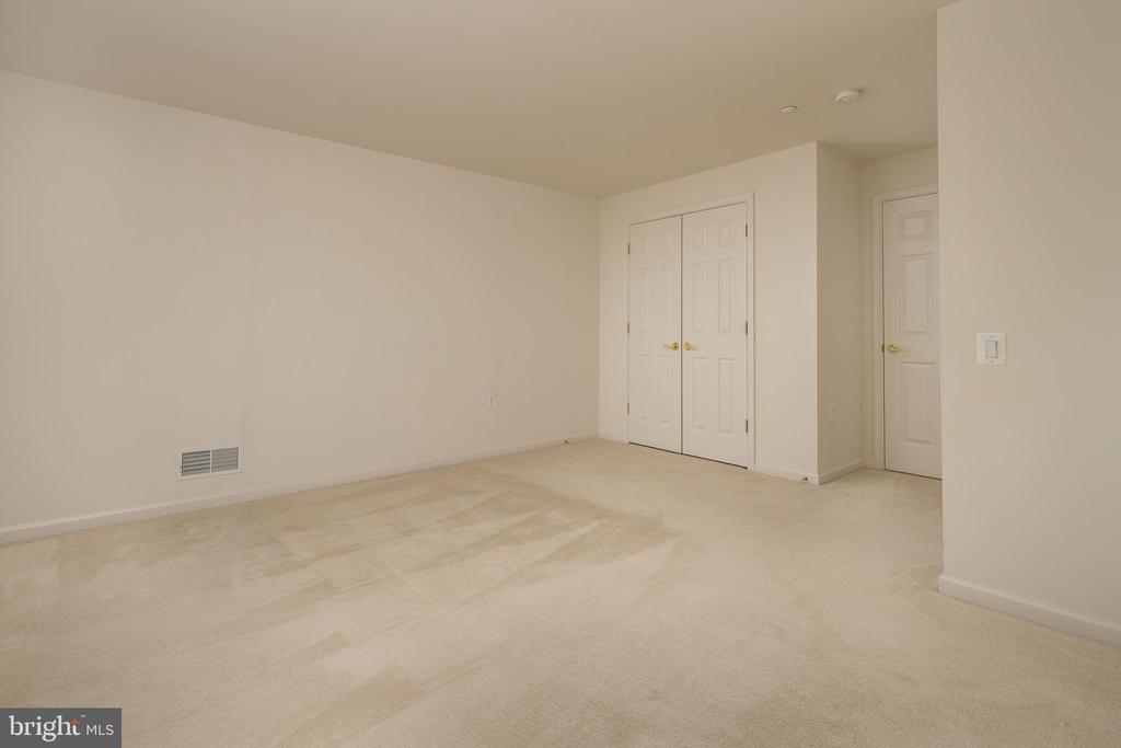 18 CHANTILLY PLACE