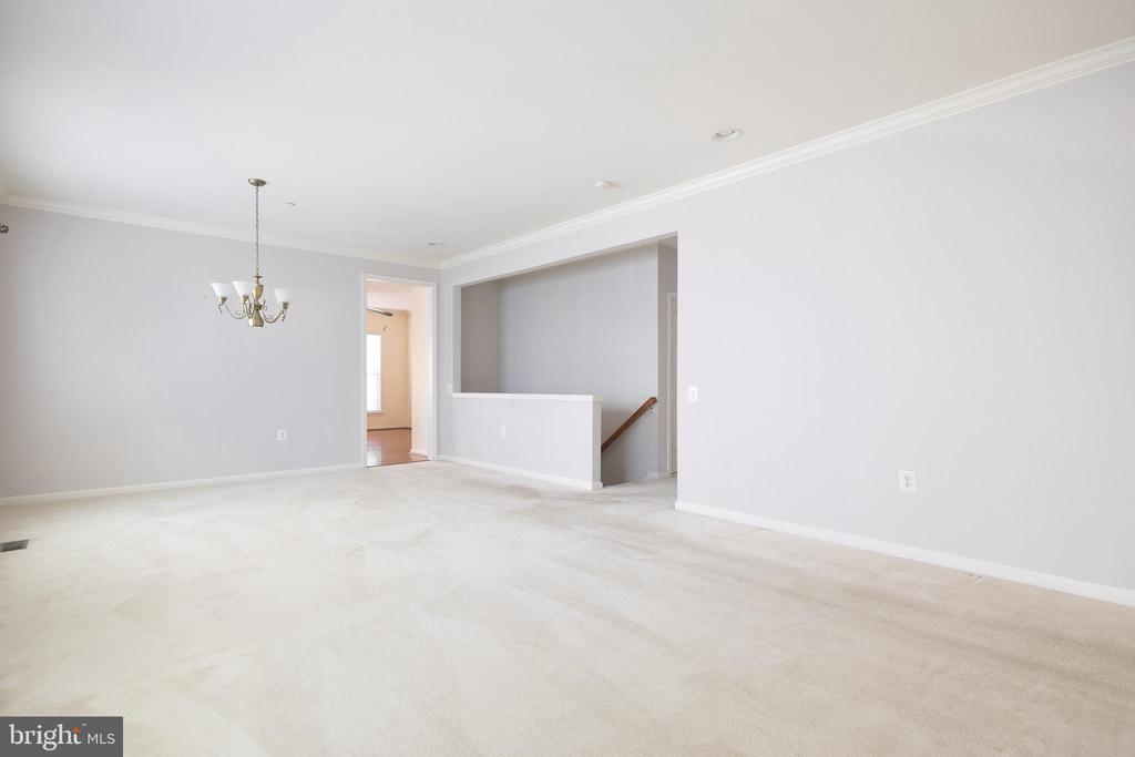 18 CHANTILLY PLACE