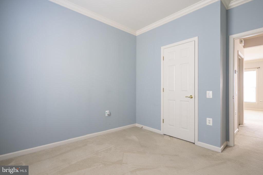 18 CHANTILLY PLACE