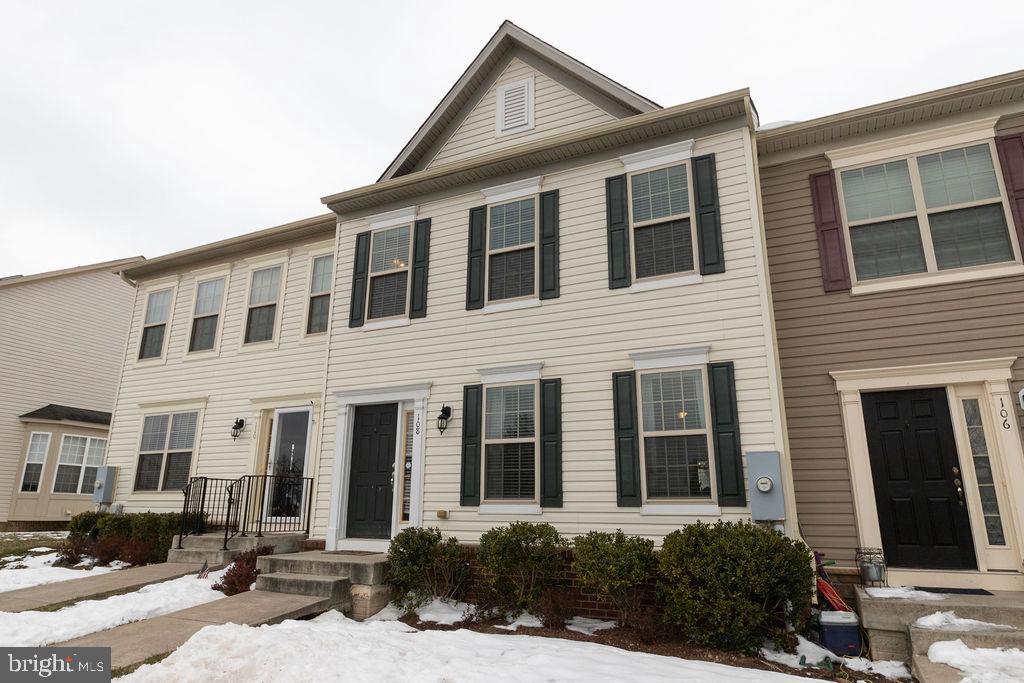 108 NIBLICK SQUARE