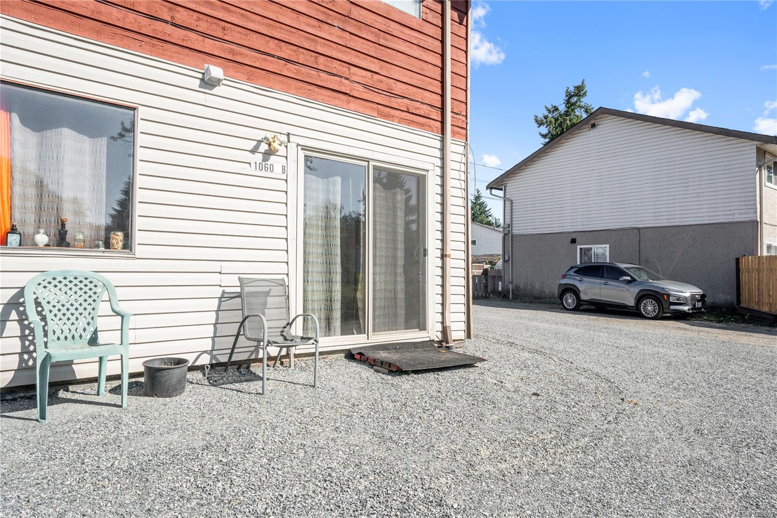 1060 St. George Cres # B