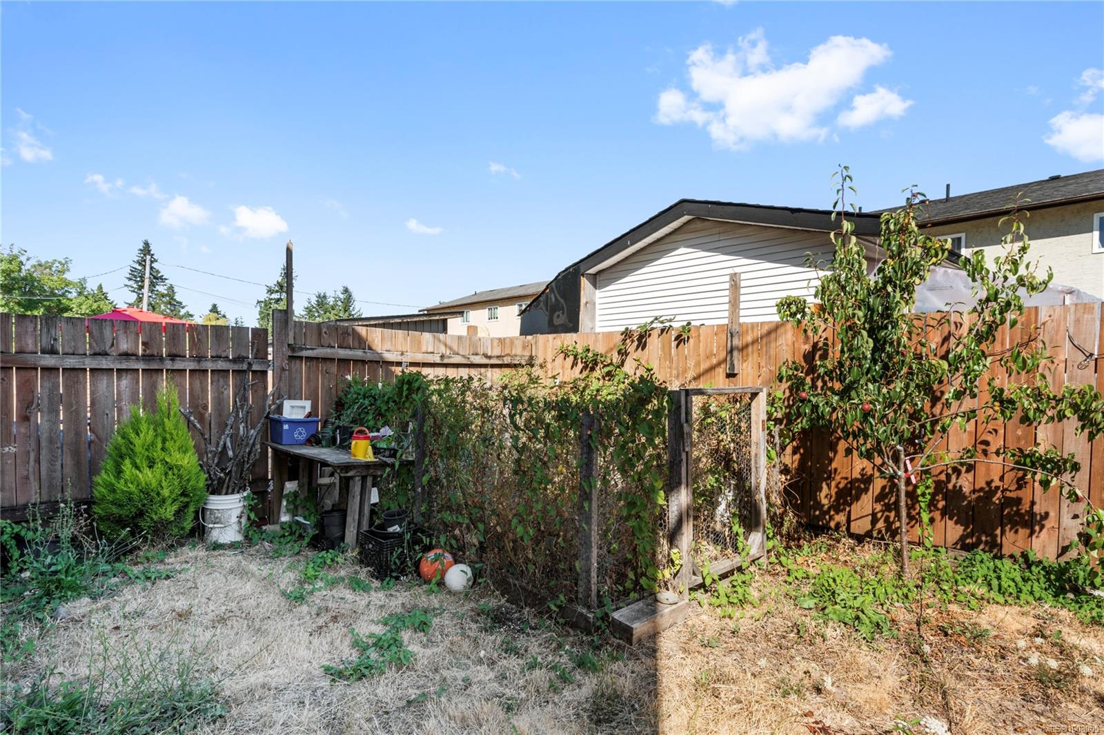 1060 St. George Cres # B