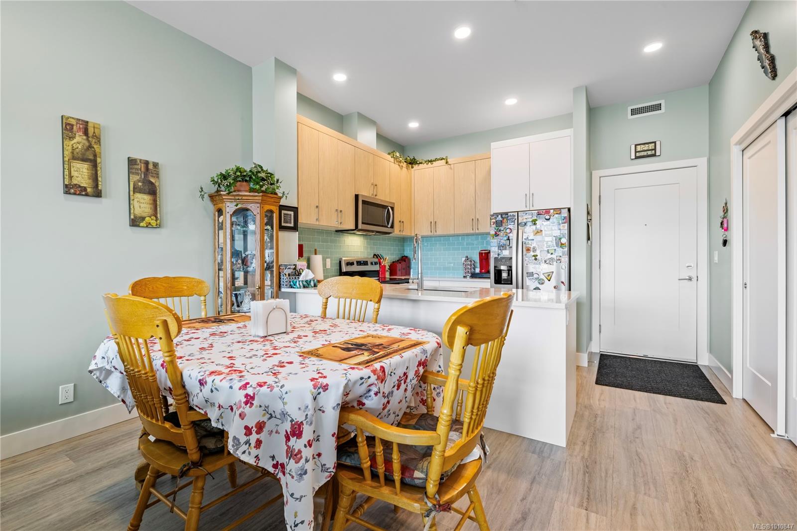 6540 Metral Dr # 501