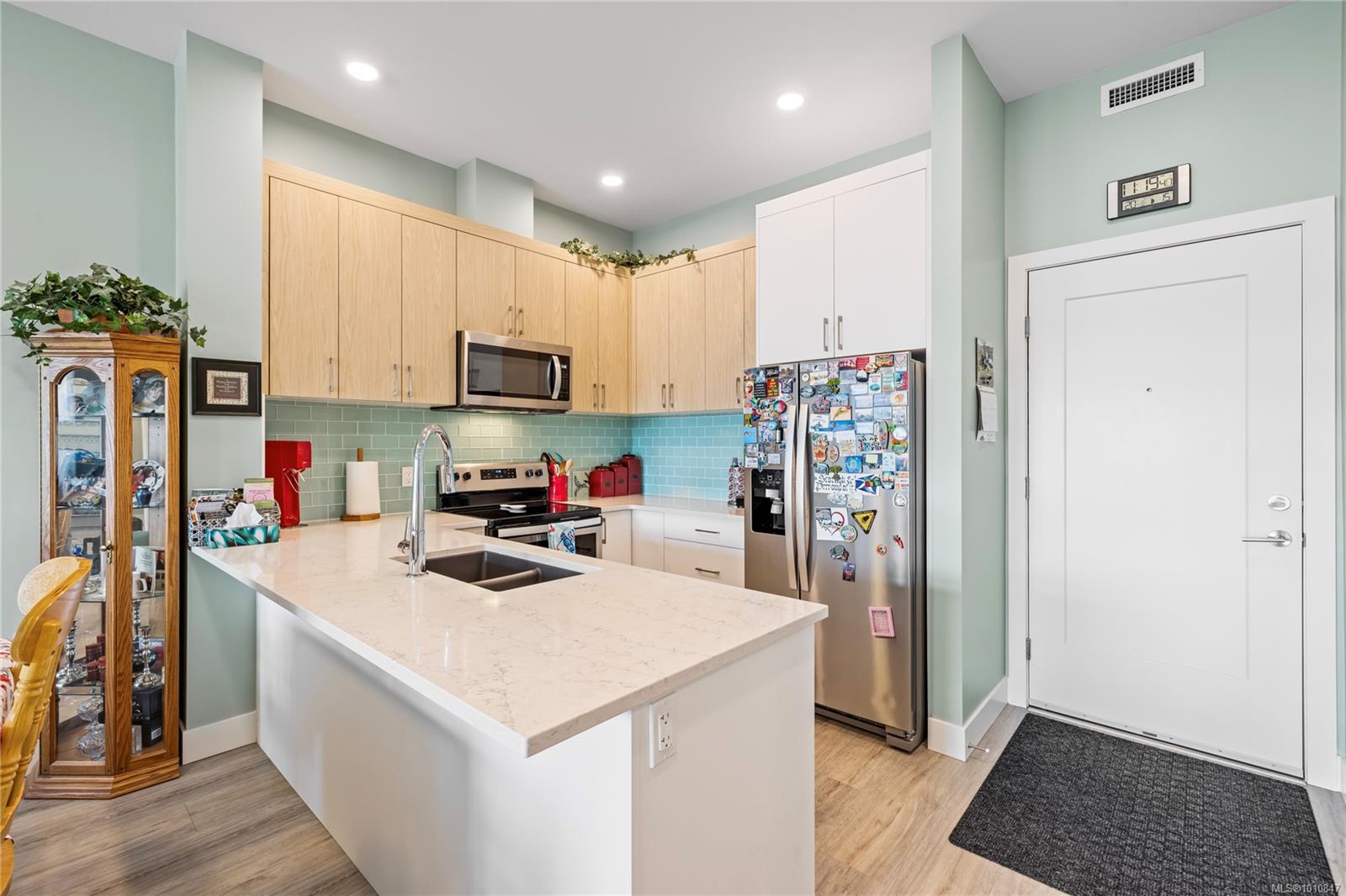 6540 Metral Dr # 501