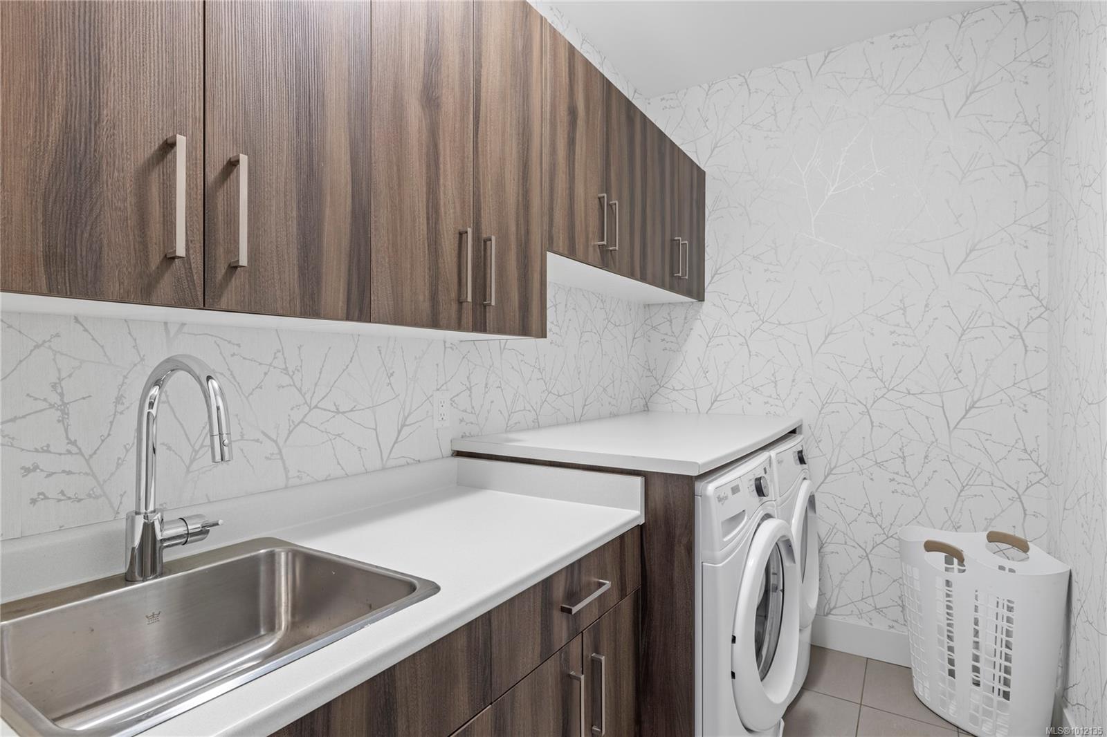 228 Crestline Terr