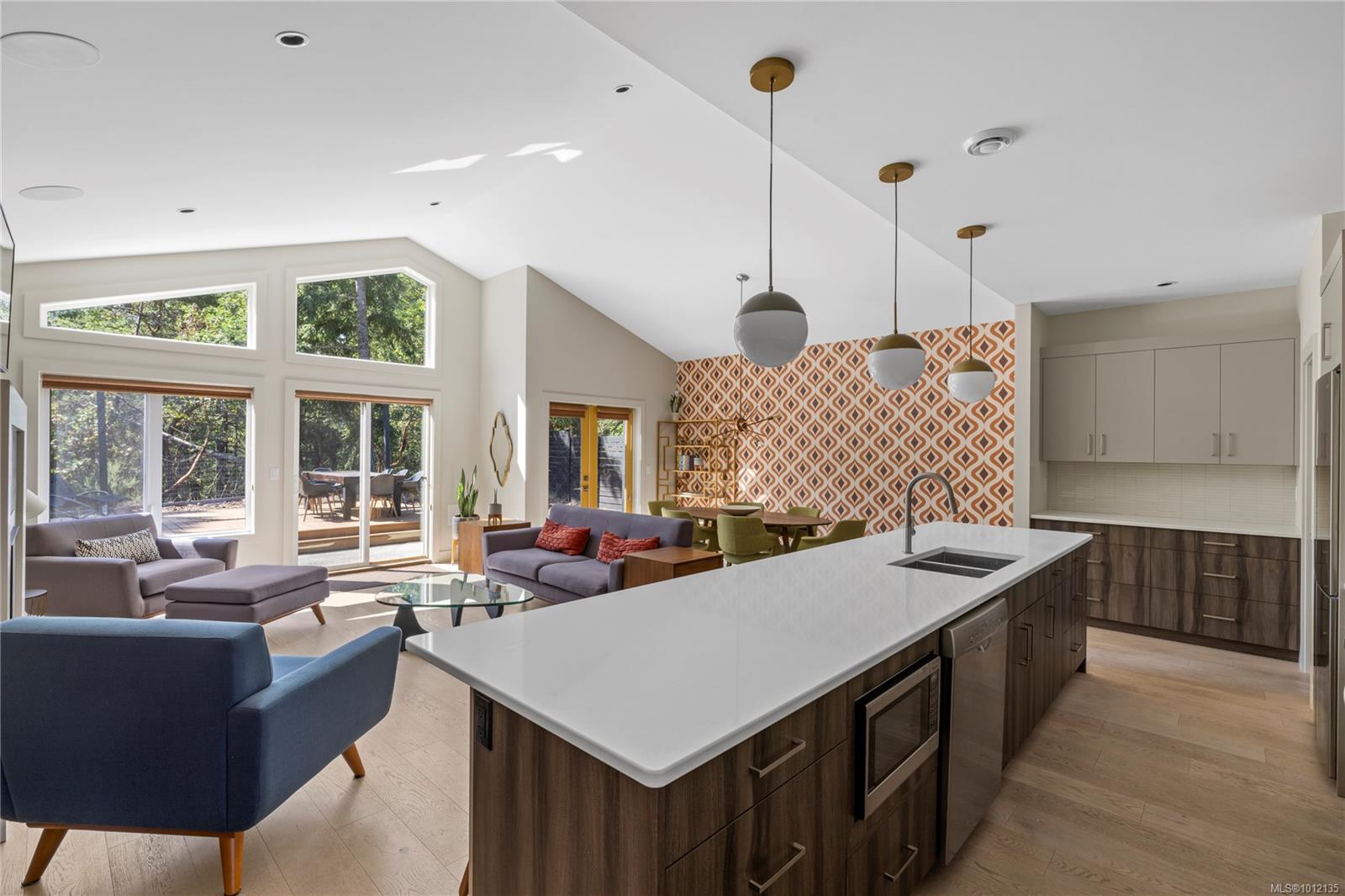 228 Crestline Terr