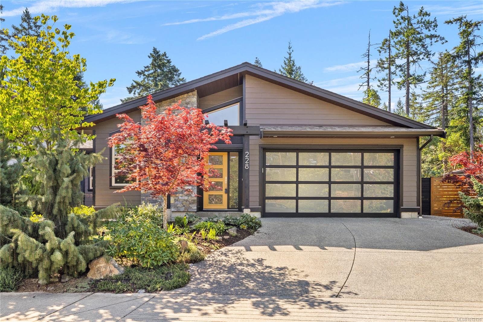 228 Crestline Terr