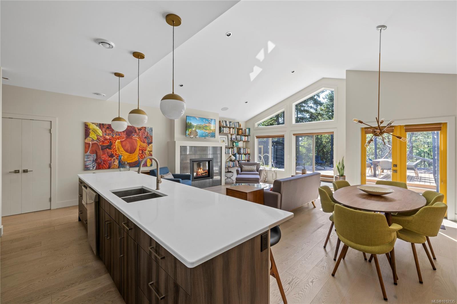 228 Crestline Terr