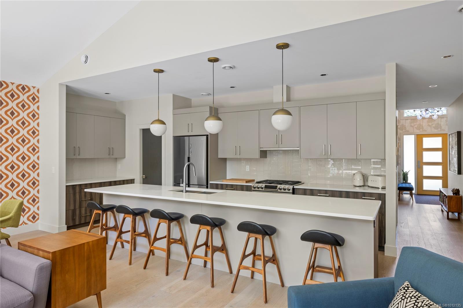 228 Crestline Terr