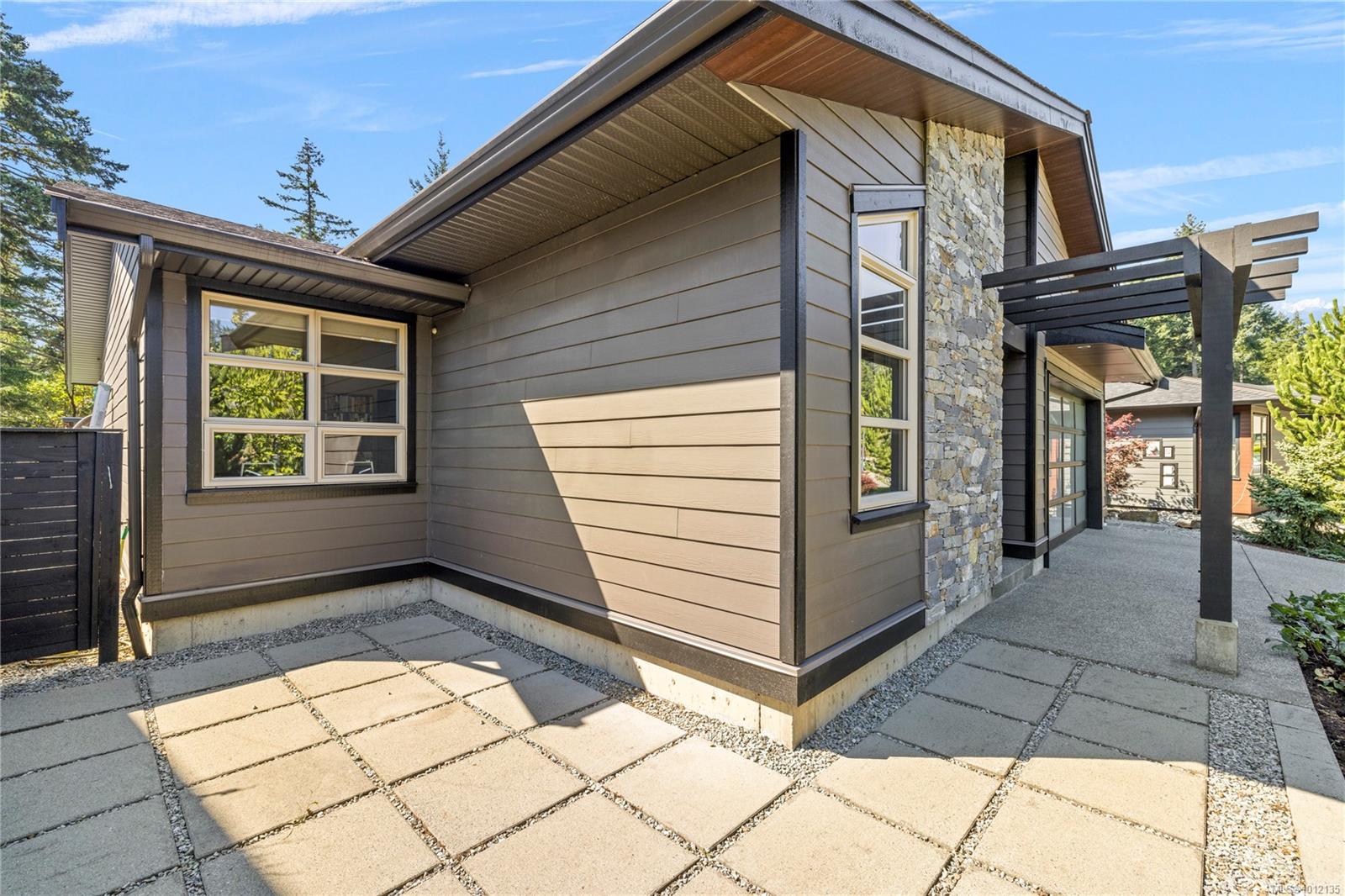 228 Crestline Terr