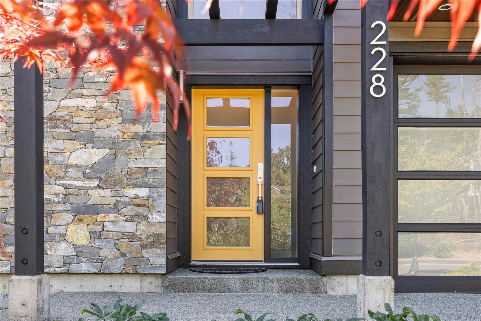 228 Crestline Terr