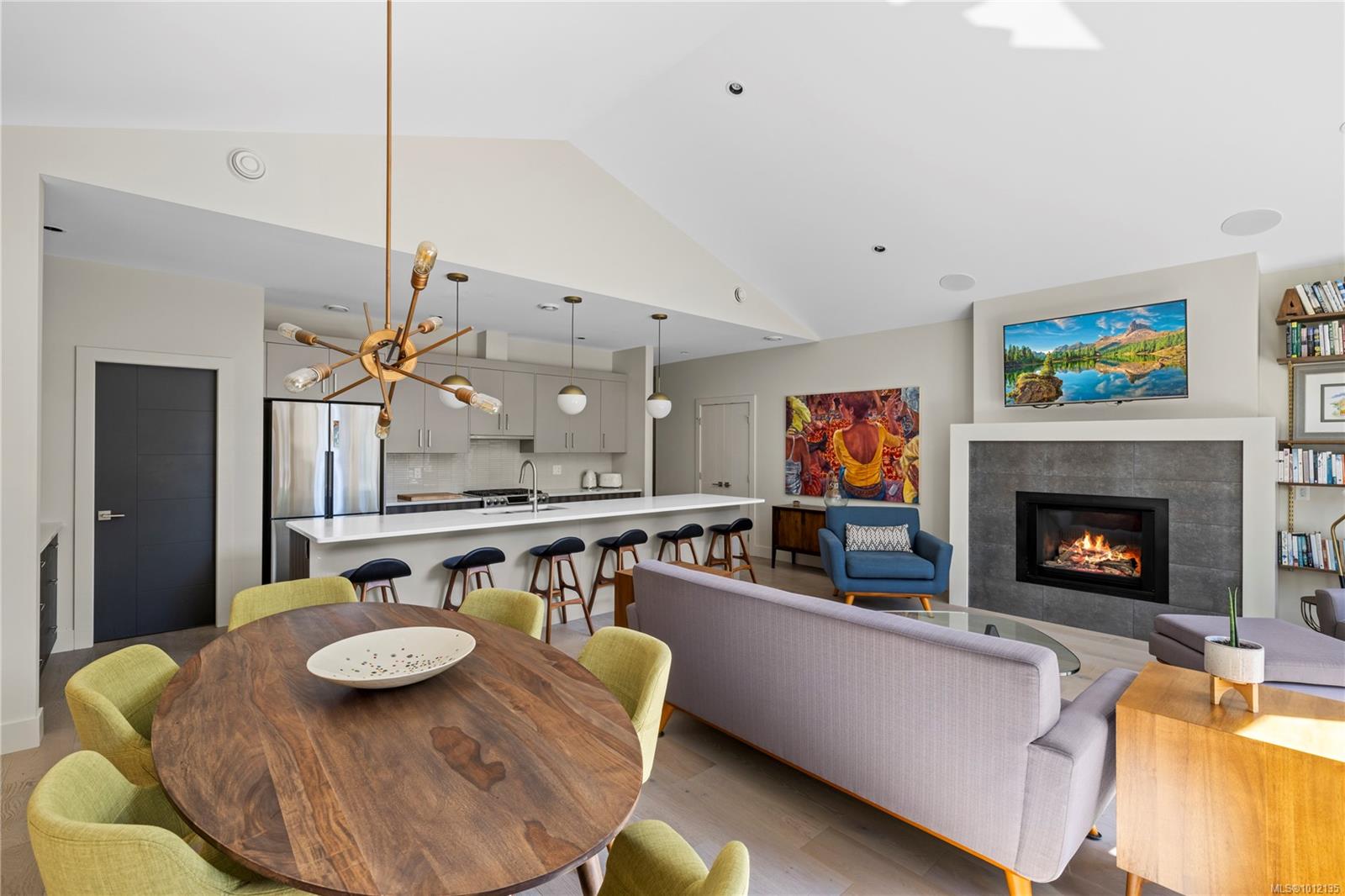 228 Crestline Terr