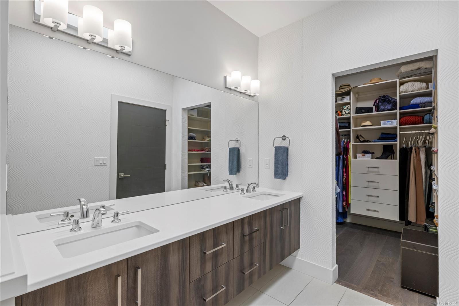 228 Crestline Terr