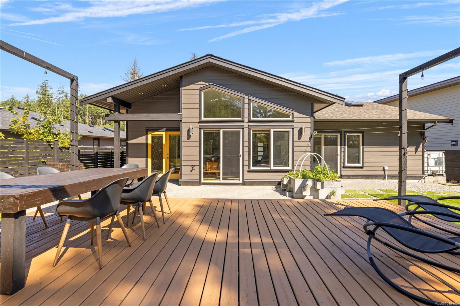 228 Crestline Terr