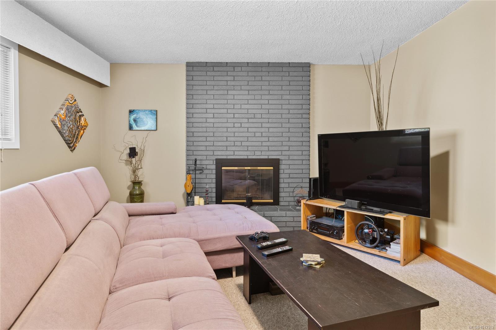 658 Martindale Rd