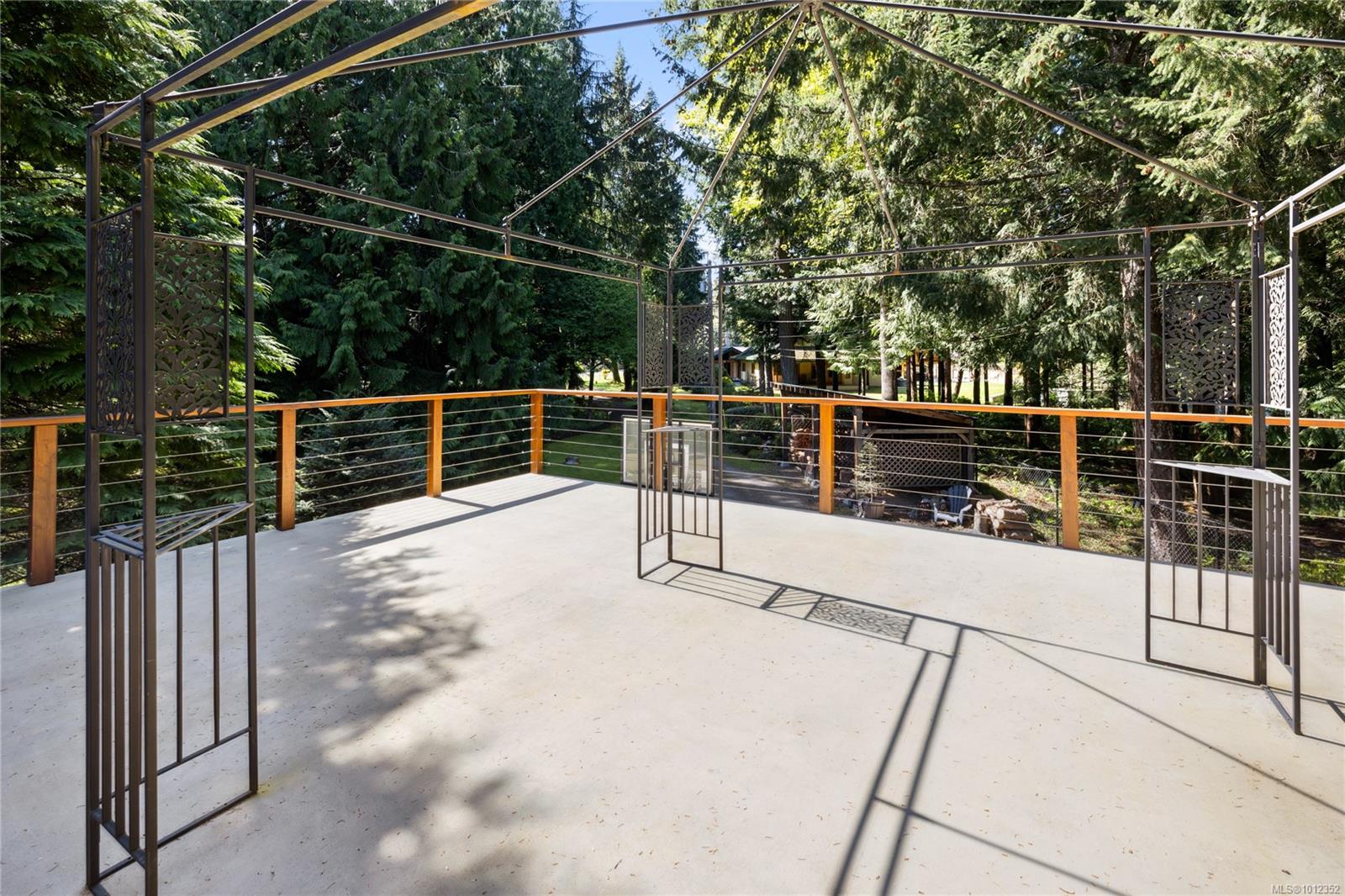 658 Martindale Rd