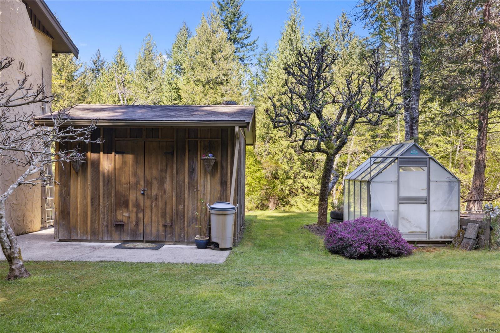 658 Martindale Rd