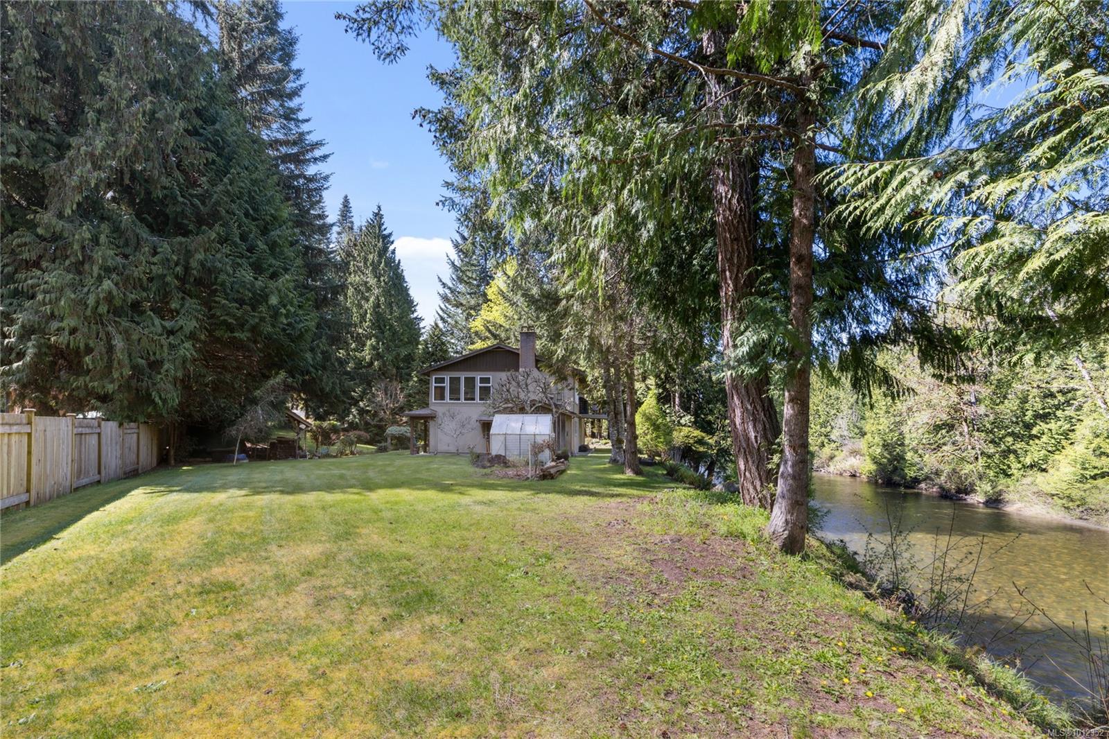 658 Martindale Rd