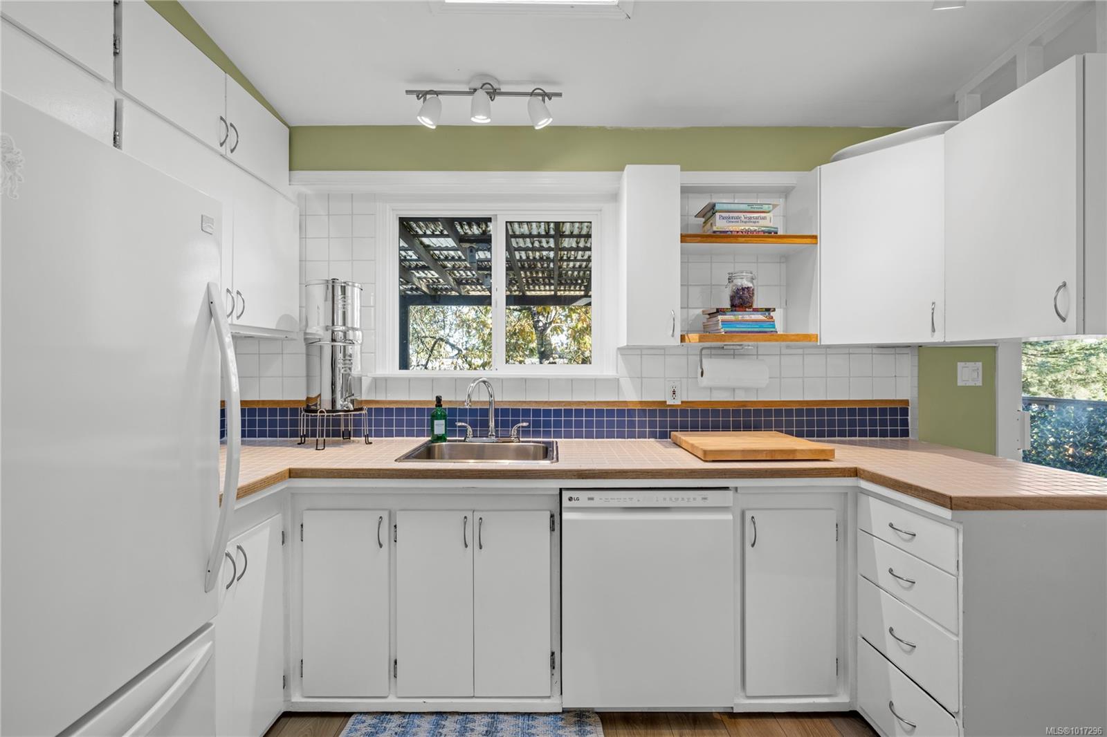 710 Connaught Ave, Nanaimo